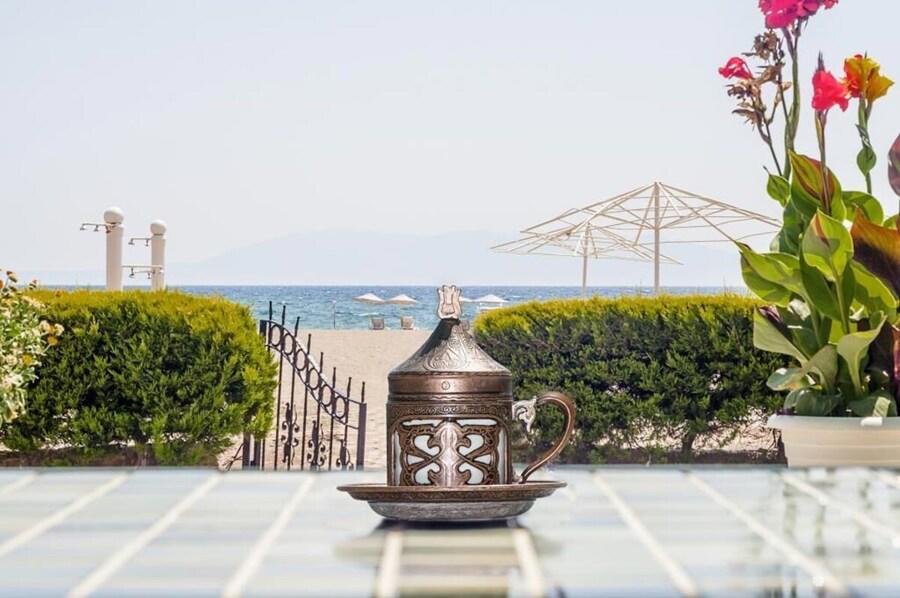 Colophon Beach Otel & Restaurant