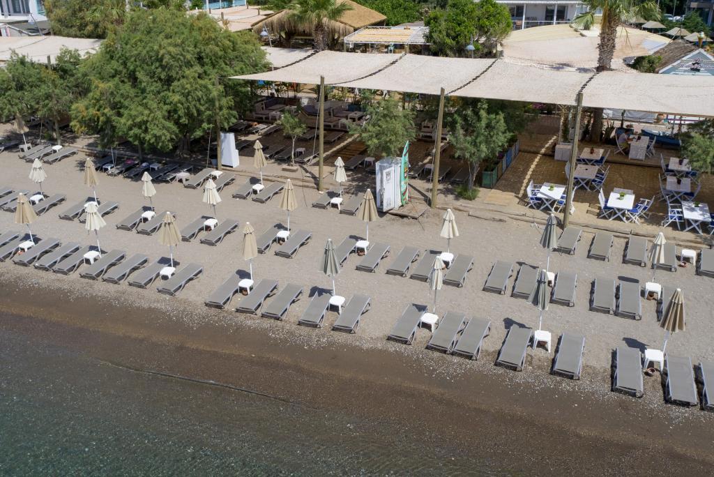 Kefi Beach & Suites