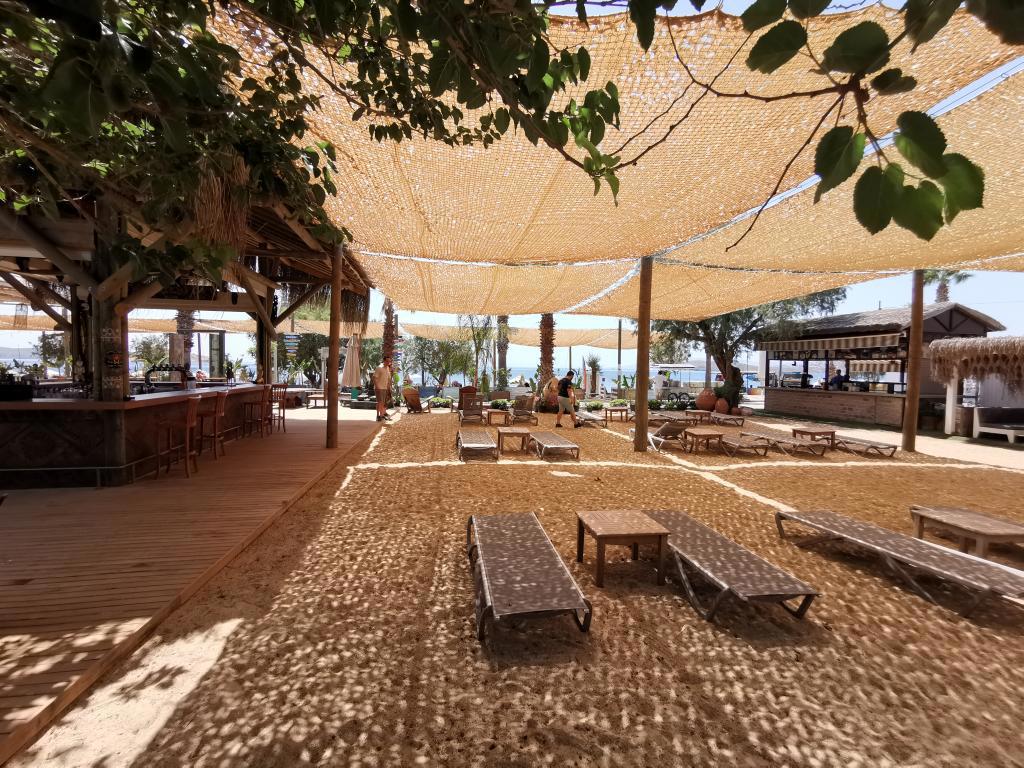 Kefi Beach & Suites