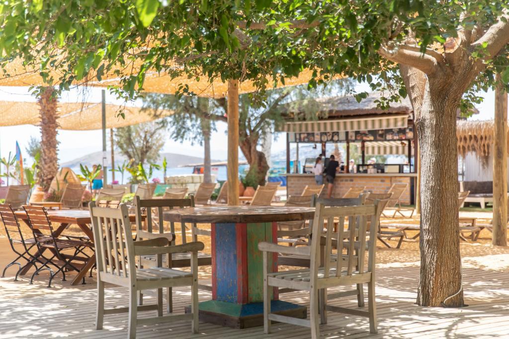 Kefi Beach & Suites
