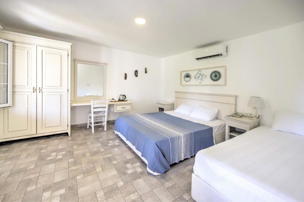Kefi Beach & Suites