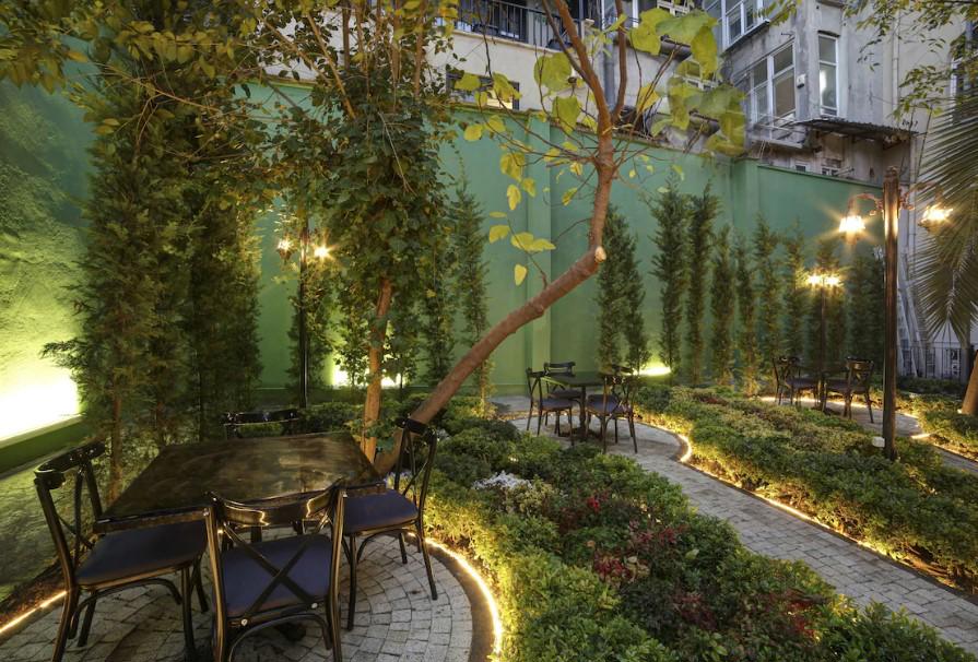Walton Gardens Pera