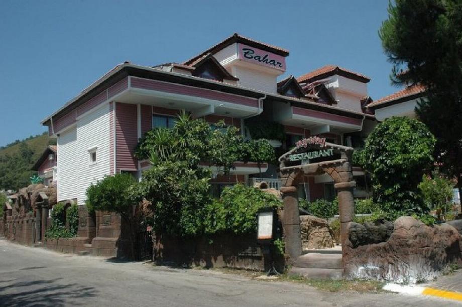 Bahar Apart