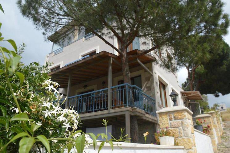 Foça Erguvan Hotel