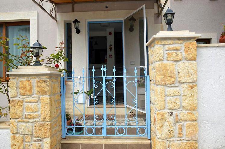 Foça Erguvan Hotel