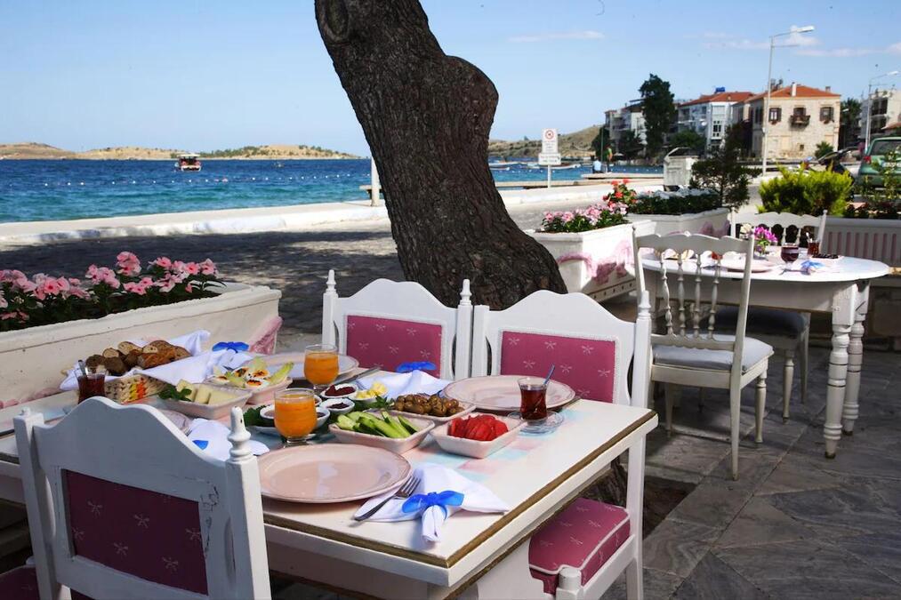 Lola 38 Hotel