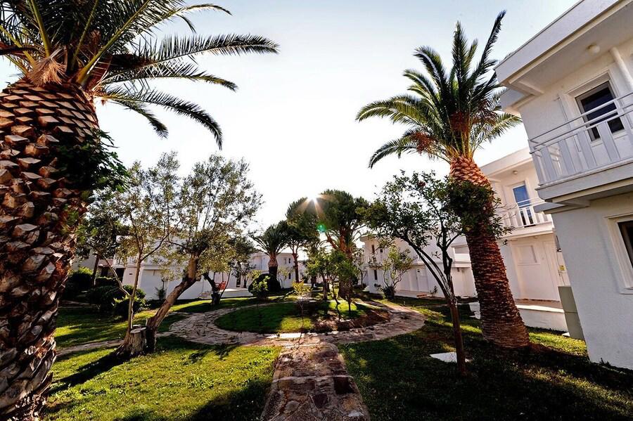 Foça Flora Villas