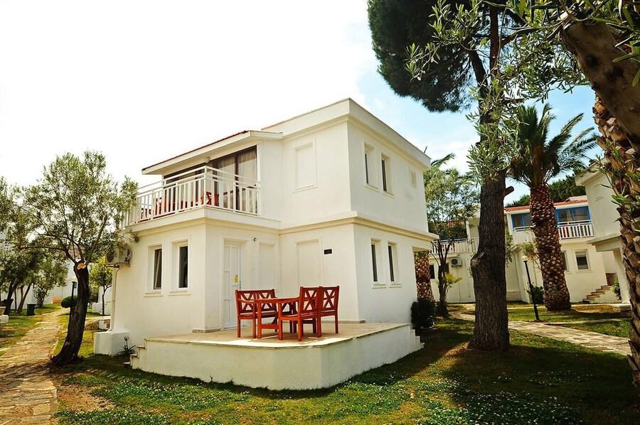 Foça Flora Villas