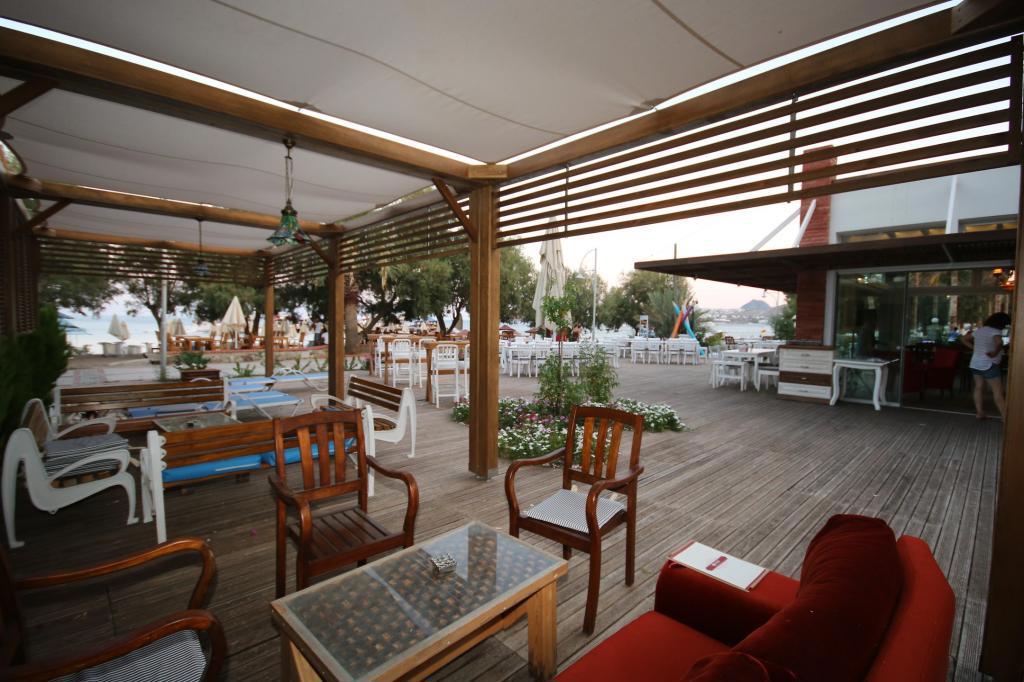 Meggs Otel & Beach Restaurant