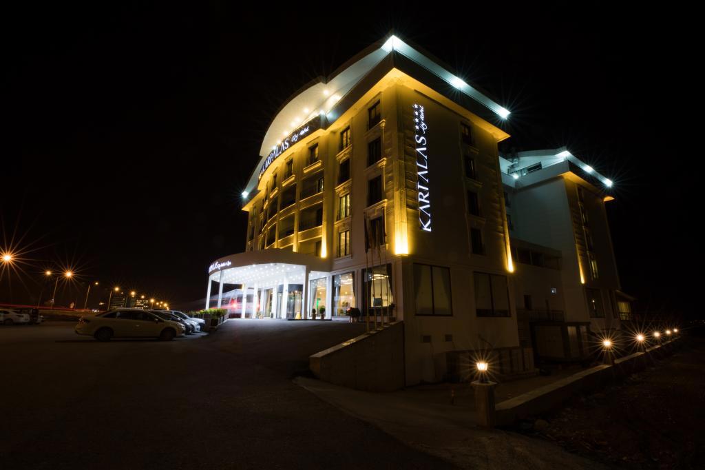 Karpalas City Hotel
