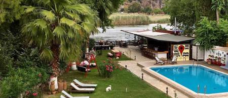 Holiday Hotel
