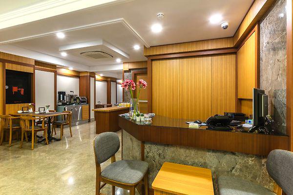 Obelisk Hotel & Suites