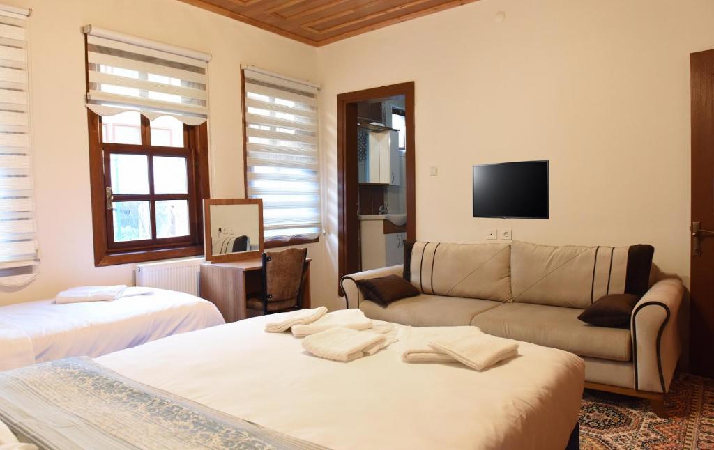 Öz Butik Otel Myrleia Antik Kent