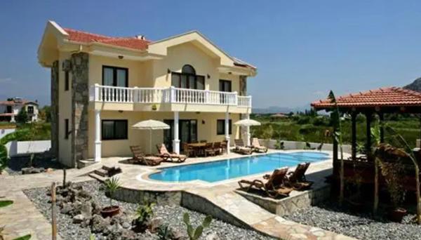 Villa Luxor