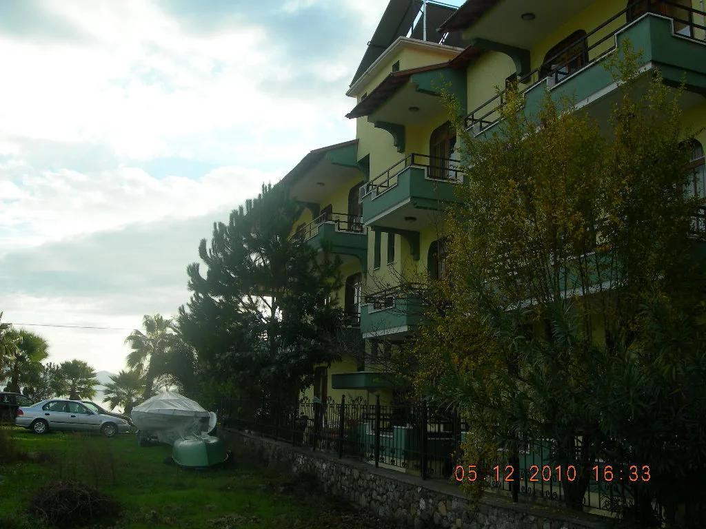 Flora Hotel