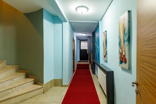 Senior Pera Suites