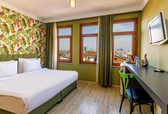 Senior Pera Suites