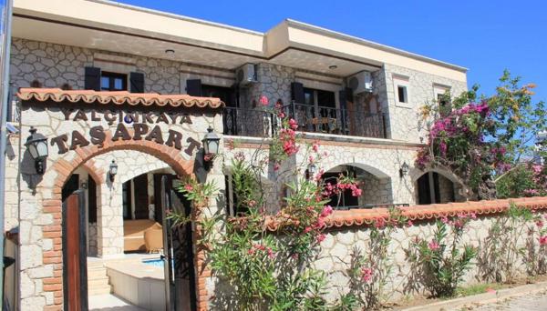Yalcinkaya Tas Apart