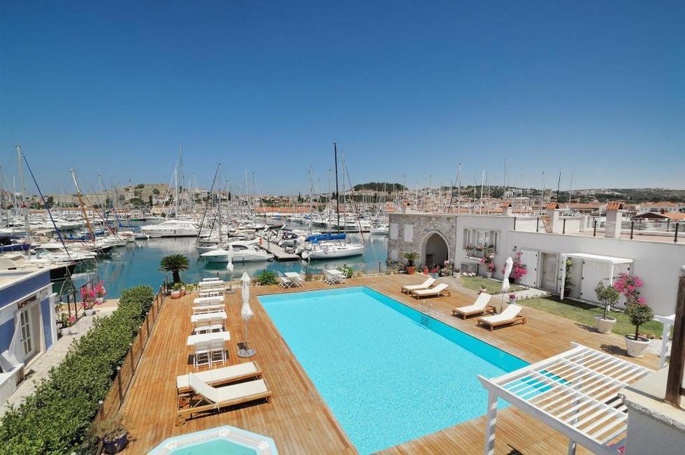Çeşme Marina Konukevi