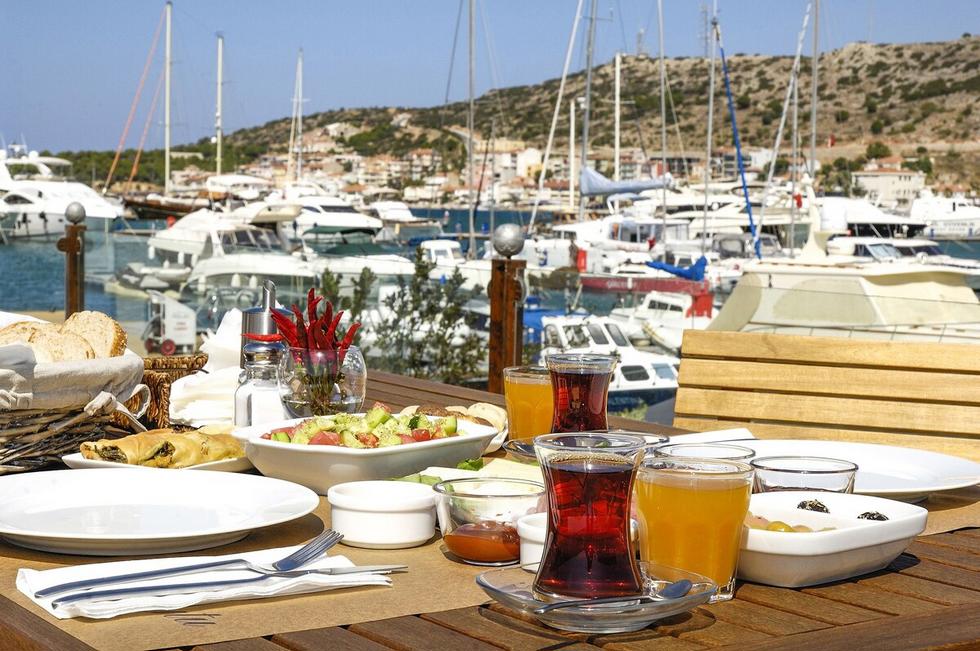 Çeşme Marina Konukevi