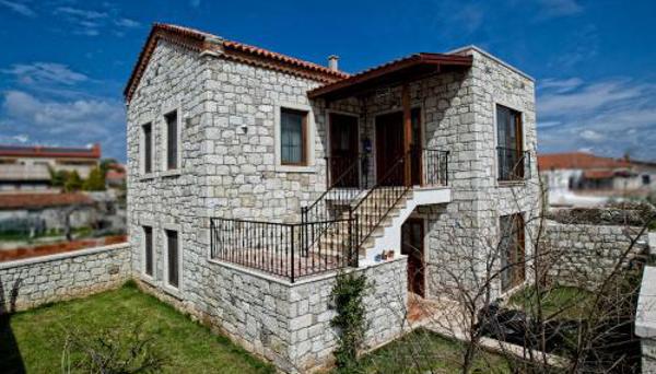 İnce Kara Apart