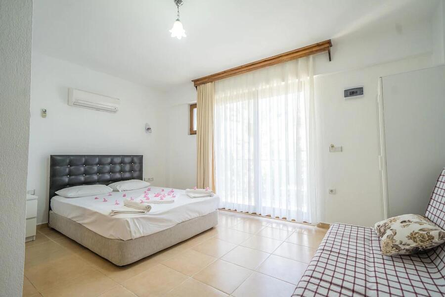 Karia Apart