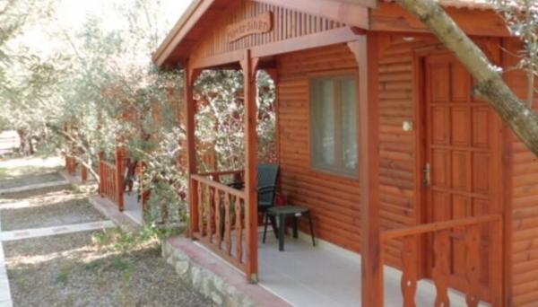 Hosmahal Cafe Restaurant & Bungalows