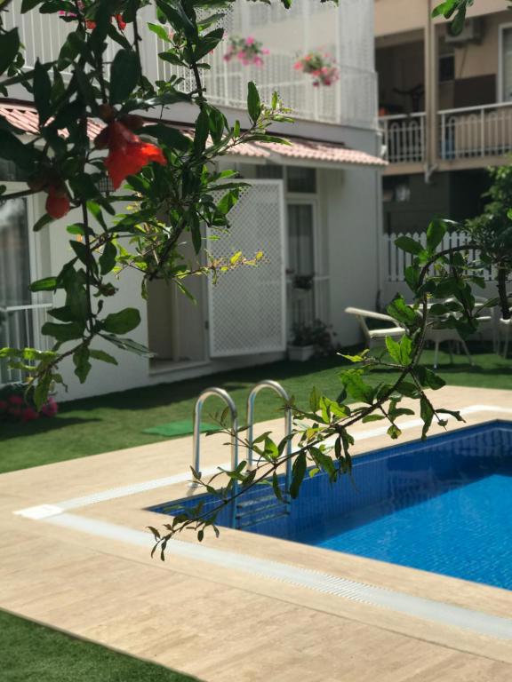 Grandma's Garden Hotel