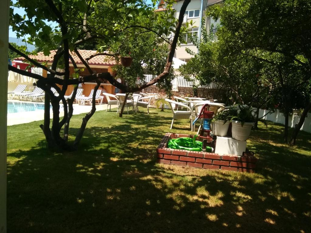 Grandma's Garden  Hotel