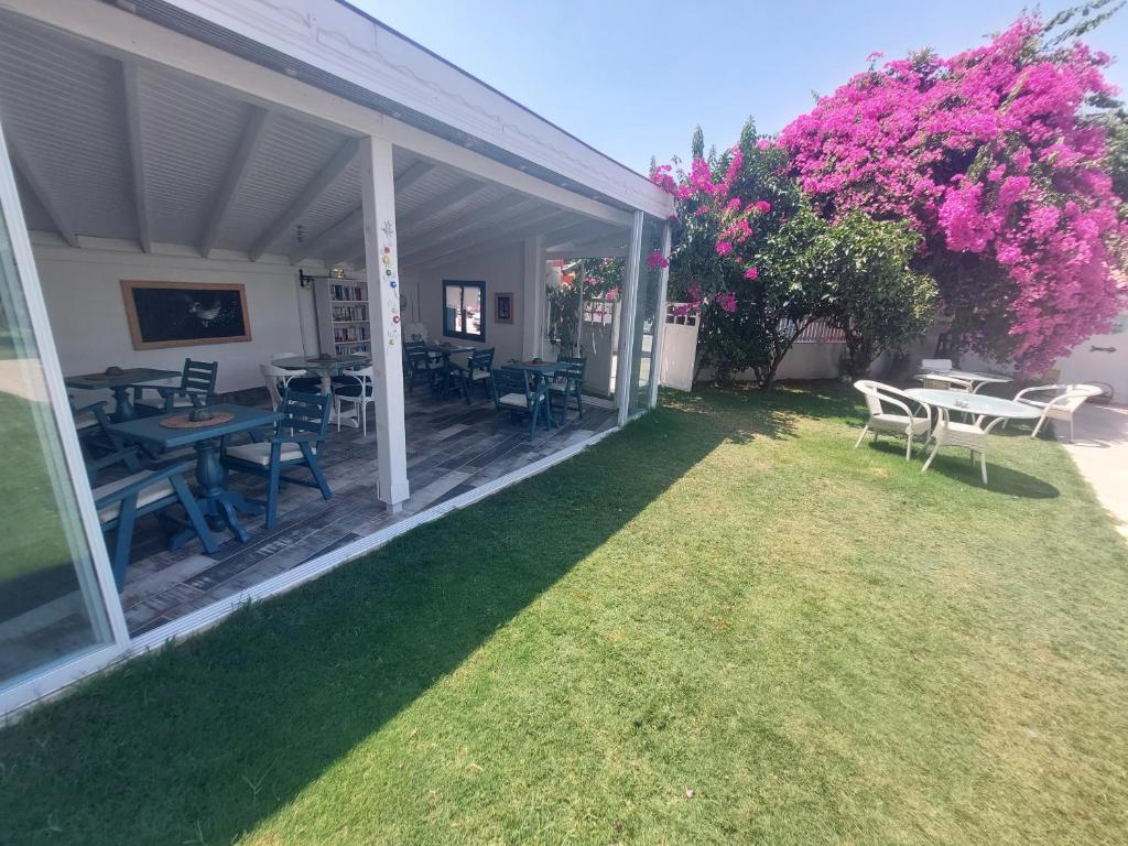 Grandma's Garden  Hotel