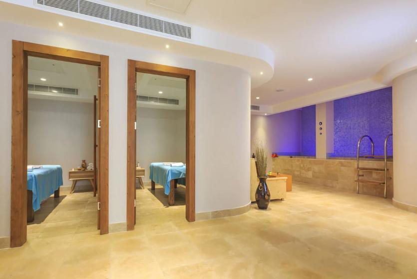 Ecclesia Hotel