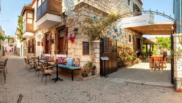 Alaçatı Flora Hotel