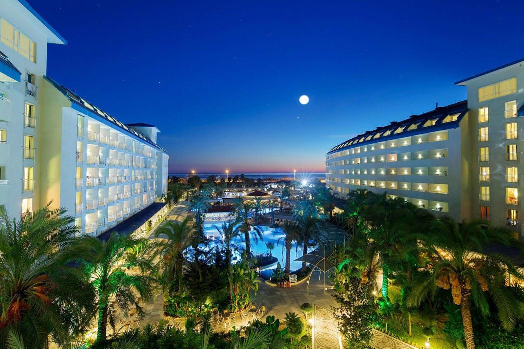 Crystal Admiral Resort Suites & Spa Hotel