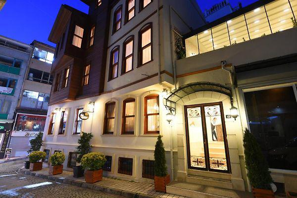Elyka Hotel
