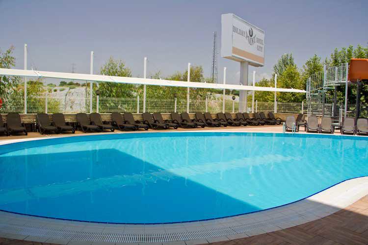 Adella Side Hotel