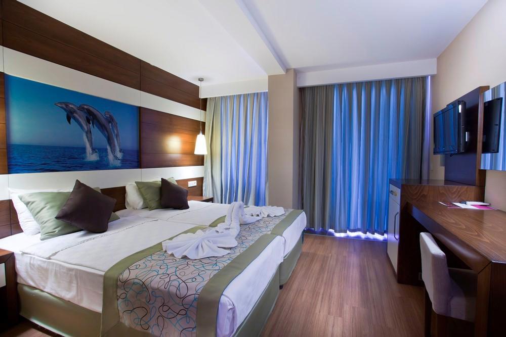 Adella Side Hotel