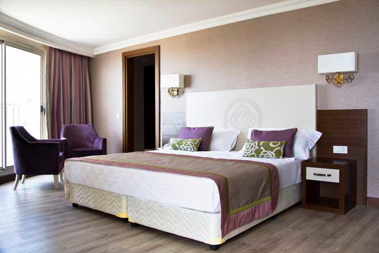 Adella Side Hotel