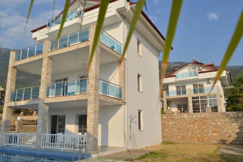 New Age Villa Toker