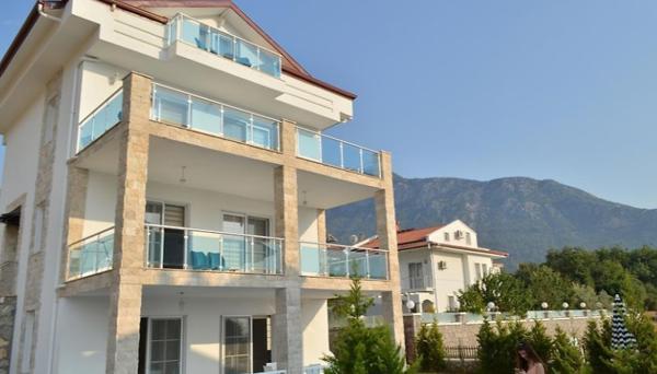 New Age Villa Toker
