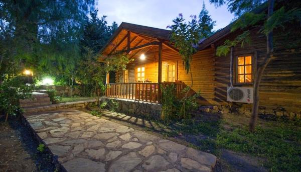 Kızılbük Ahşap Evleri