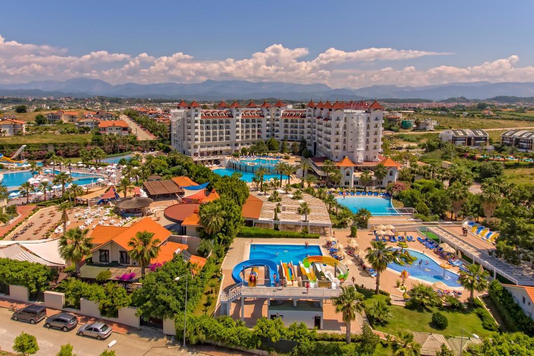 Serenis Hotel