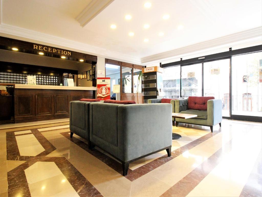 Montania Town Hotel