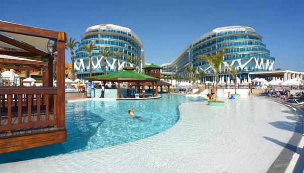 Vikingen Infinity Resort & Spa