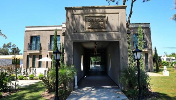 Sandora Boutique Hotel
