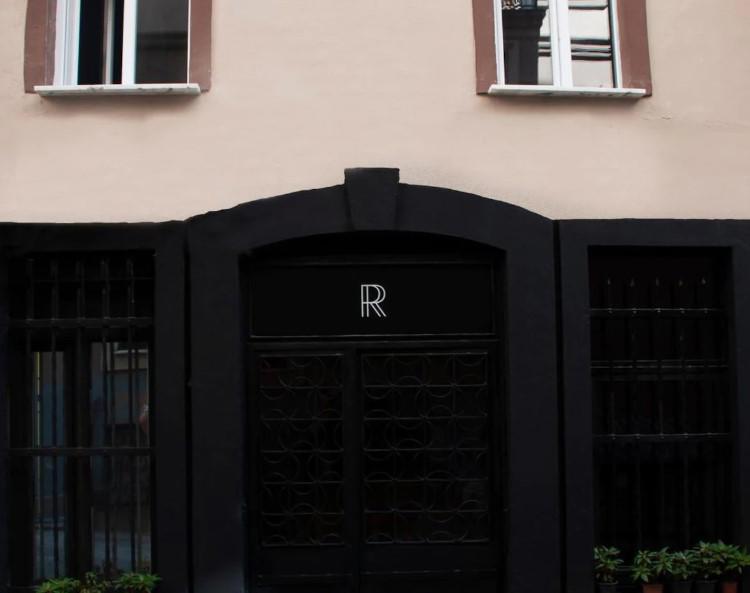 Roya Rooms Hotel