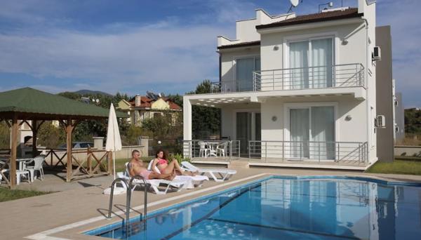 Lighthouse Tulip Villas