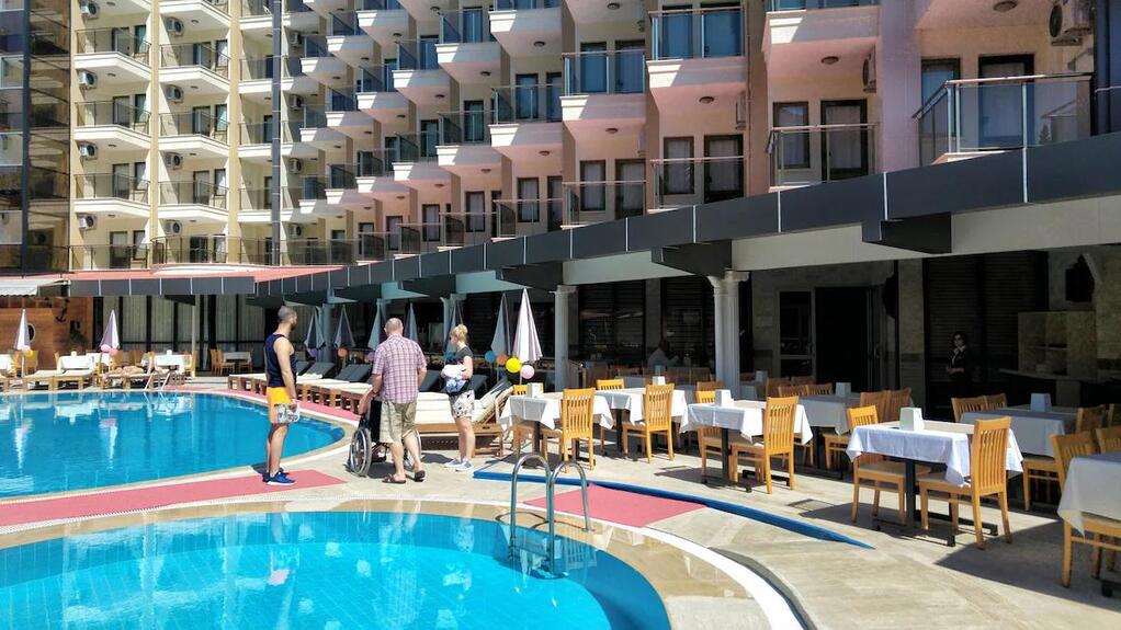 Monte Carlo Hotel