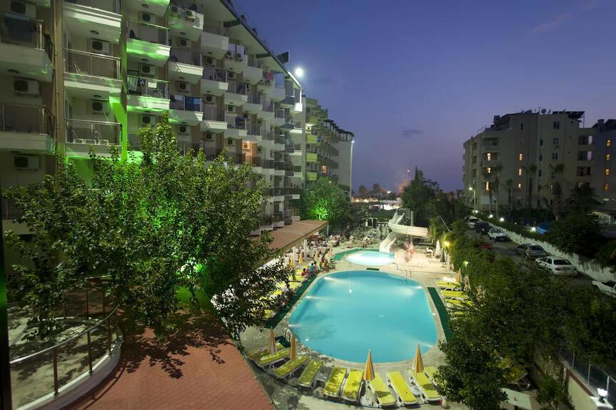Monte Carlo Hotel