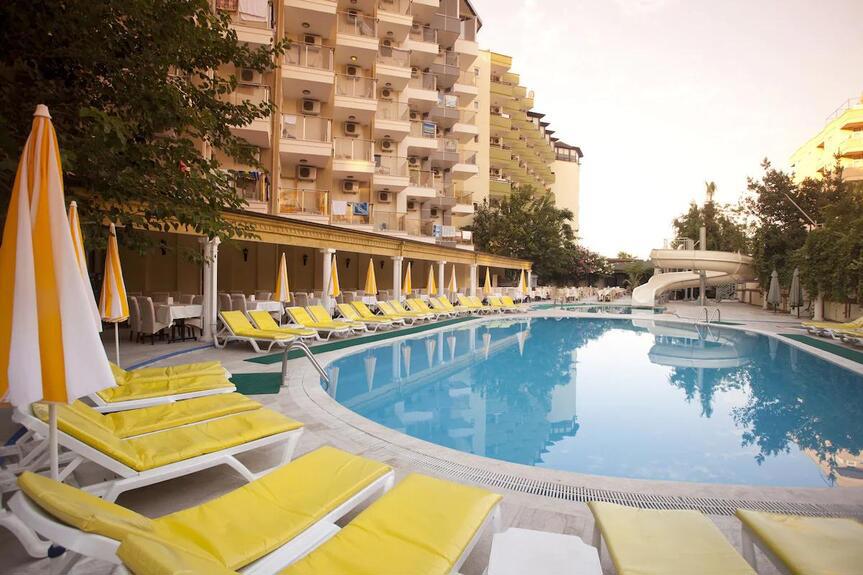 Monte Carlo Hotel