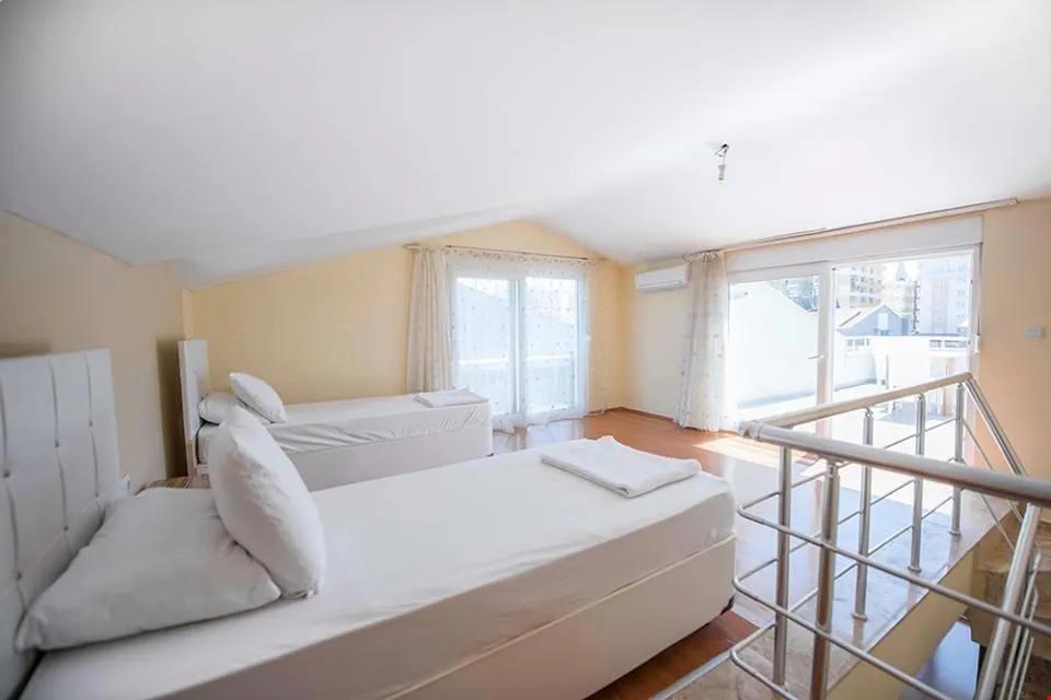 Blue Moon Villa